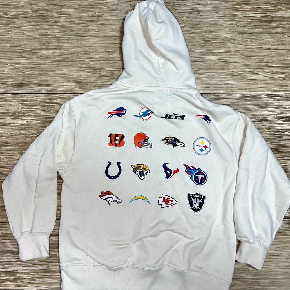 ZARA Boys Cream NFL Sports Team Logos Size 8-9 American Conference Football